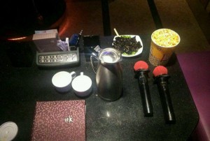 招聘文案三图（创意招聘海报：三图联动，展现精彩职业机会）